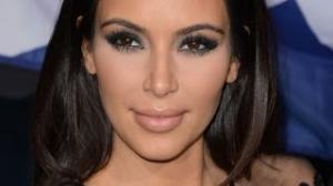 Watch KIM KARDASHIAN Debuts New Bangs! Video