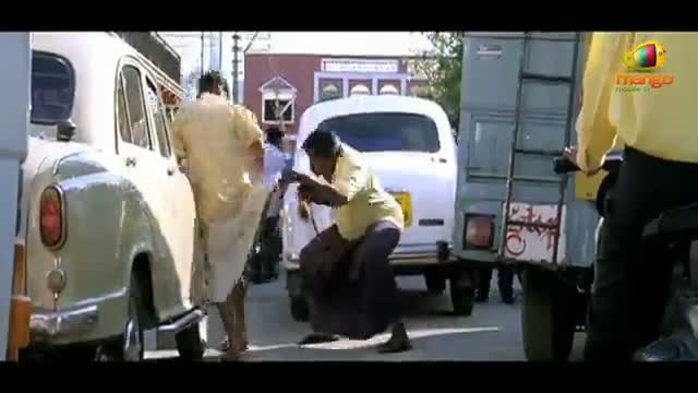 Watch Aaduthu Paaduthu Movie Comedy Scenes - Sunil making a scene on the road - Shadow Srikanth - Telugu Cinema Movies Video