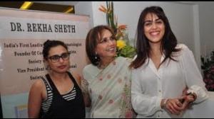 Watch Genelia And Rani Mukherjee At Dr Rekha Sheth Celebrates Award Stills Video