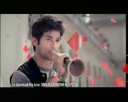 Watch Colgate MaxFresh India Shahid Kapoor & Genelia D'Souza Ad Video