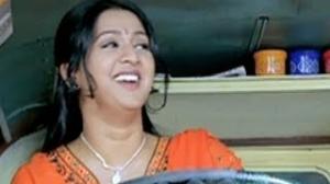 Watch Aaduthu Paaduthu Movie Comedy Scenes - Drunk Gayathri Jayaraman driving the bus - Shadow Srikanth - Telugu Cinema Movies Video