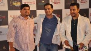 Watch Celebs At First MIRCHI MUSIC AWARDS MARATHI Video
