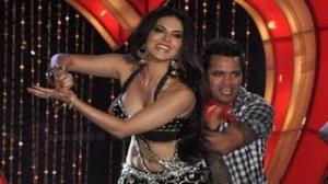 Watch Sunny Leone's HOT DANCING MOVES at Shootout at Wadala Music launch Video
