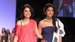 Watch Shriya Saran walks the ramp for Asmita Marwa LFW 2013 Video