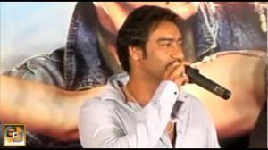 Watch Ajay Devgn FIGHTS a real tiger in Himmatwala Video