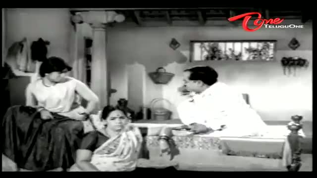 Watch Telugu Comedy Scene From Bomma Borusa Movie - Comedy Scene Between Allu Ramalingaiah & His Wife - Telugu Cinema Movies Video