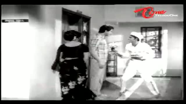 Watch Telugu Comedy Scene From Bomma Borusa Movie - Hotel Owner & Server Plays Double Game - Telugu Cinema Movies Video