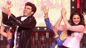 Watch Parineeti And Arjun Dance Performance At Glitterati 2013 Video