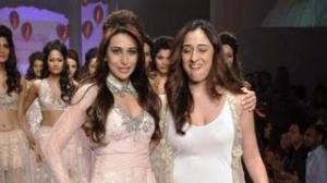 Watch Karisma Kapoor walks the ramp for Shehlaa Khan Video