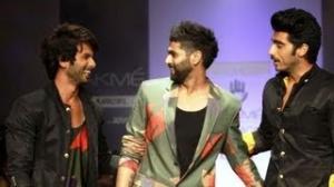 Watch Shahid Kapoor & Arjun Kapoor walks the ramp for Kunal Rawal Video