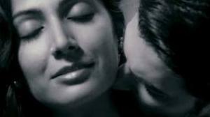 Watch Yun Hi Re - David (Full Video Song) - Neil Nitin Mukesh & Monica Dogra Video