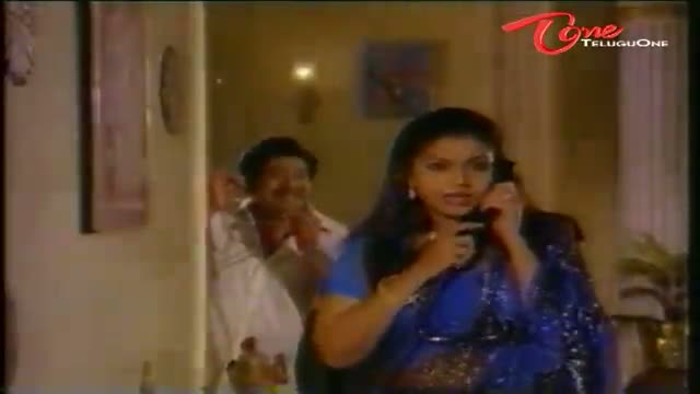 Watch Telugu Comedy Scene From Makutamleni Maharaju Movie - Comedy Scene Between Chandra Mohan & Hot Y Vijaya - Krishna and Sridevi's Makutam Leni Maharaju - Telugu Cinema Movies Video