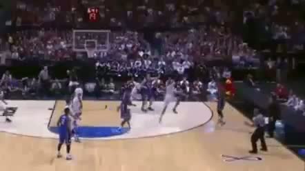 Watch Louisville's Kevin Ware suffers gruesome leg injury Video