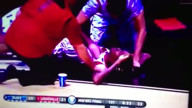 Watch Kevin Ware's gruesome injury & teammates reaction Video