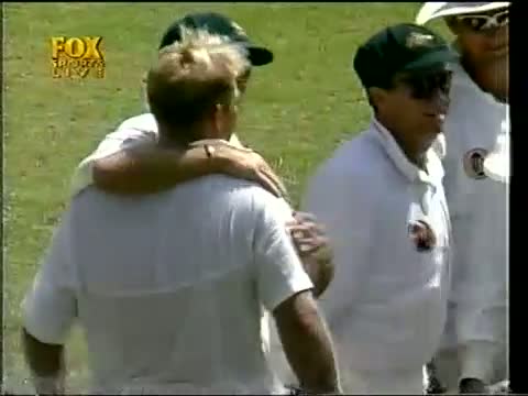 Watch Sachin Tendulkar vs SHANE WARNE- first time Sachin faces Warne in test cricket in India Video