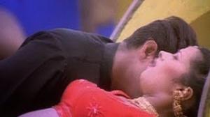 Watch Bhagavathi Movie Songs - Cheyi Cheyimeeda Song - Vijay, Reema Sen, Deva - Telugu Cinema Movies Video