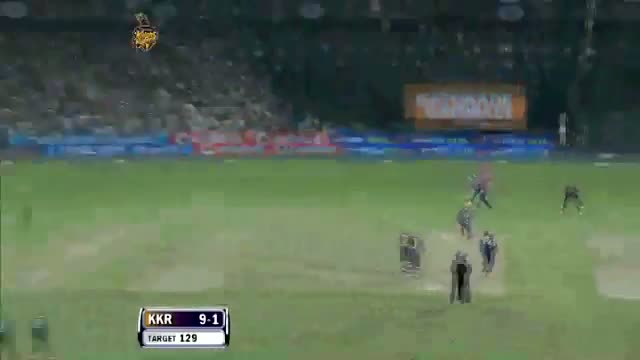 Watch Six hit by Gautam Gambhir off Irfan Pathan in over 2.2 - PEPSI IPL 6 - Match 1 Video