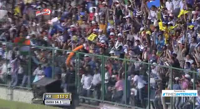 Watch Six hit by Stuart Binny off Johan in over 14.2 Inning - DD vs RR - PEPSI IPL 6 - Match 4 Video