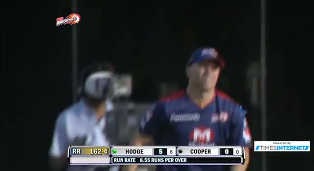 Watch Wicket of Brad Hodge taken by Umesh Yadav - DD vs RR - PEPSI IPL 6 - Match 4 Video