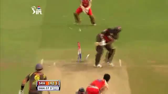 Watch 1st Inning Wickets - RCB vs SH - PEPSI IPL 6 - Match 9 Video