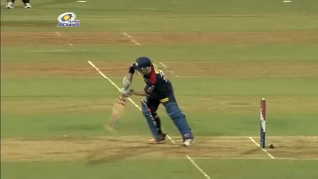 Watch 2nd Inning Fours - MI vs DD - PEPSI IPL 2013 - Match 10 Video