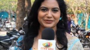 Watch Singer Sunitha Wishes Viewers A Very Happy Ugadi... Video