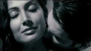 Watch Dama Dam Mast Kalandar - David (Full Video Song) - Neil Nitin Mukesh & Monica Dogra Video