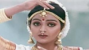 Watch Swarna Kamalam Movie Songs - Ghallu Ghallu Song - Bhanupriya & Venkatesh - Telugu Cinema Movies Video
