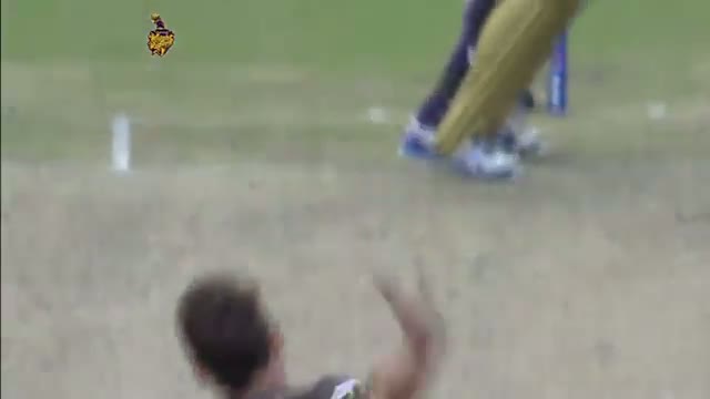 Watch Super Sixes hit in Match 17 between Kolkotta & Hyderabad - KKR vs SH - PEPSI IPL 2013 - Match 17 Video