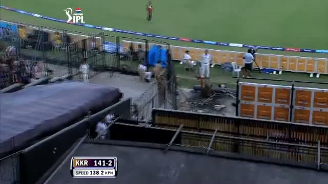 Watch Kolkotta's amazing Super Sixes vs Hyderabad in Match 17 Video
