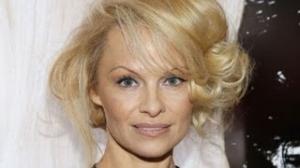 Watch PAMELA ANDERSON is Barely Recognizable! Video
