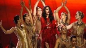 Watch Selena Gomez - Come & Get It (Live at MTV Movie Awards) Video