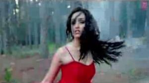 Watch Milne Hai Mujhse Aayi (Full Video Song) - Aashiqui 2 (2013) - Aditya Roy Kapur & Shraddha Kapoor Video