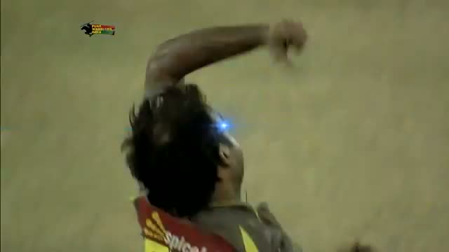 Watch Superb Bowling spell by Amit Mishra - PW vs SH - PEPSI IPL 6 - Match 22 Video
