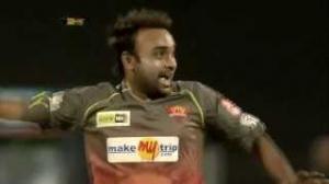 Watch Amit Mishra's Hat-Trick - PW vs SH - PEPSI IPL 6 - Match 22 Video