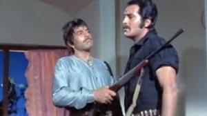 Watch Dharmendra & Vinod Khanna In Superhit Action Scene - Patthar Aur Payal Video