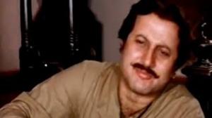 Watch Anupam Kher Insults Rishi Kapoor - Drama Scene - Bollywood Movie Sheshnaag Video