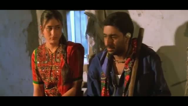 Watch Kareena & Abhishek In Romantic Comedy Scene - Refugee Video