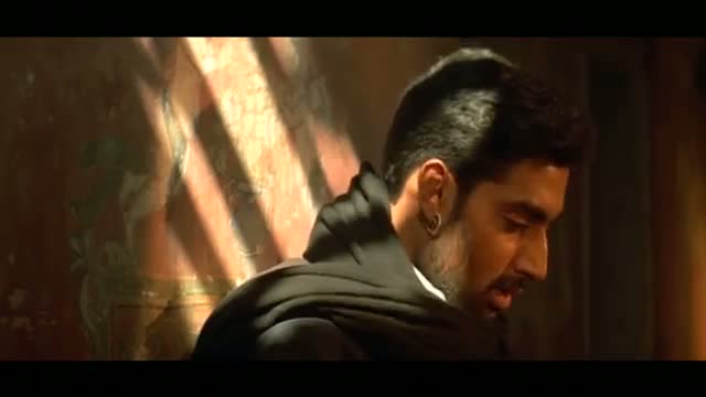 Watch Kareena Kapoor & Abhishek Bachchan In Romantic Scene - Refugee Video