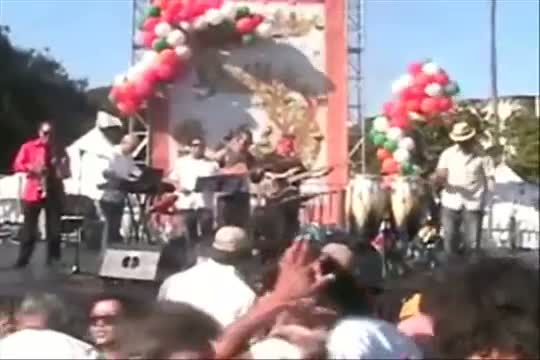 Watch Edgardo & Candela Live at The SF Cinco de Mayo Festival (Bachata) Video