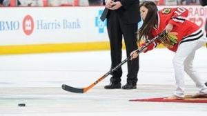 Watch Danica Patrick scores at Blackhawks playoff game! Video