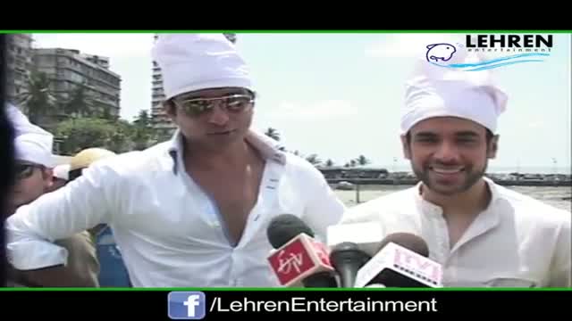 Watch Sonu Sood And Tusshar Kapoor At Haji Ali Dargah Video