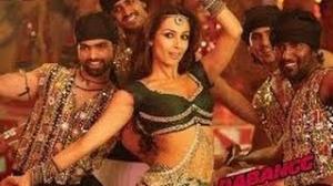 Watch DABANGG MUNNI BADNAM HUI FULL SONG (LYRICS) - SALMAN KHAN & MALAIKA ARORA KHAN Video