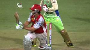Watch Adam Gilchrist Outstanding Batting - RCB vs KXIP - PEPSI IPL 6 - Match 63 Video