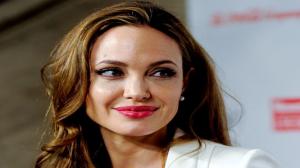 Watch Angelina Jolie's Mastectomy News Shocks, Enlighten Video
