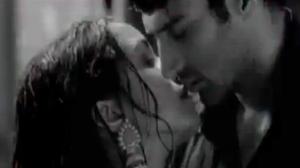 Watch Tum Hi Ho Remix - Aashiqui 2 - Aditya Roy Kapoor & Shraddha Kapoor Video