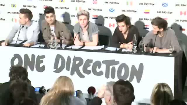 Watch One Direction announce world stadium tour and talk thongs, football and new album Video