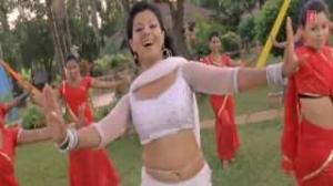 Watch Chadhati Umar Baate [Bhojpuri Video Song] - Feat.$exy Smriti Sinha - Laadli Movie Video