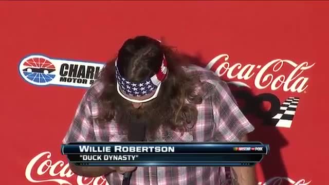 Watch Duck Dynasty star delivers invocation in Charlotte - 2013 Coca Cola 600 Video