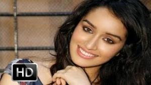 Watch Shraddha Kapoor has a crazy fan? Video